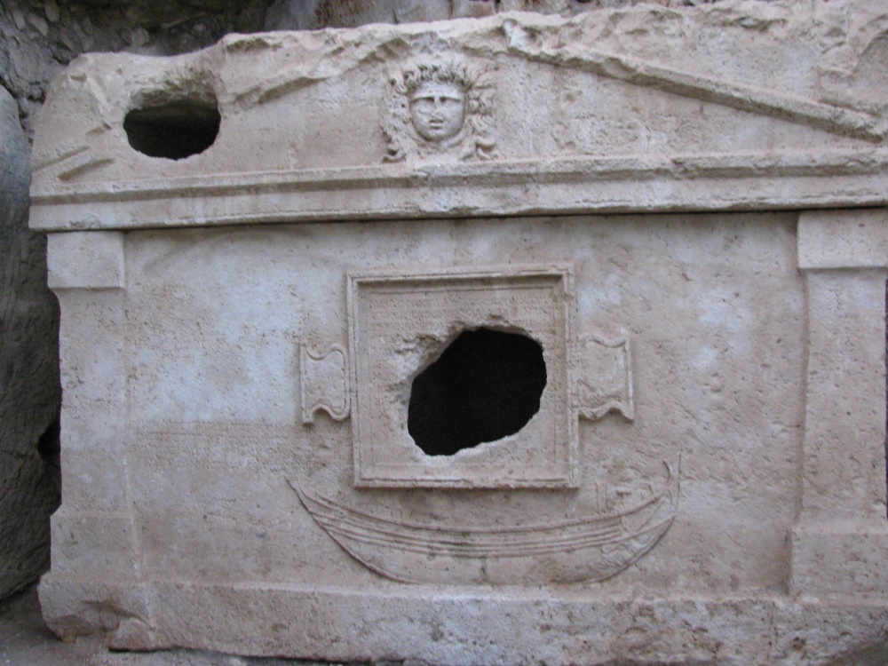 Ликийская тропа саркофаг в Олимпосе